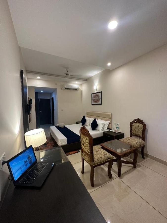 Hotel Jb Residency Zirakpur !! Top Rated & Most Awarded Property In Zirakpur Exteriér fotografie