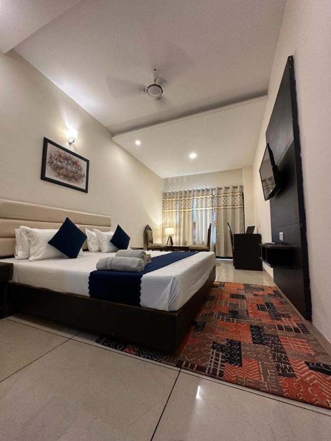 Hotel Jb Residency Zirakpur !! Top Rated & Most Awarded Property In Zirakpur Exteriér fotografie